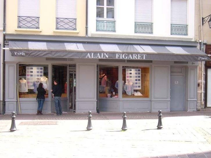 amf-menuiserie-façade-magasin-pour-vitrine-de-vente